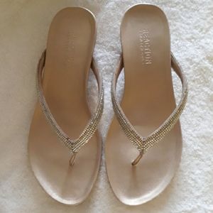 Kenneth Cole Reaction flip flop sandals